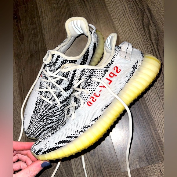 Yeezy Boost 350 Zebra - Picture 1 of 5